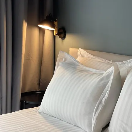 Ambassador Skyline Aparthotel 4*