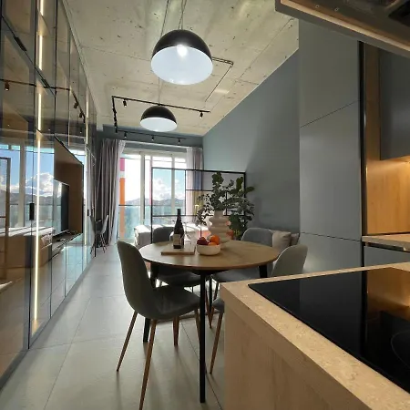 Ambassador Skyline Тирана