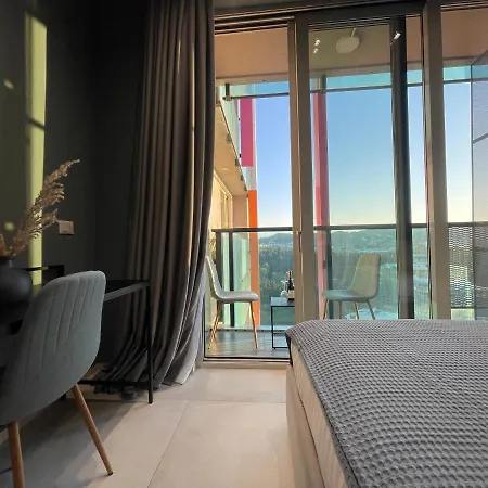 Ambassador Skyline تيرانا