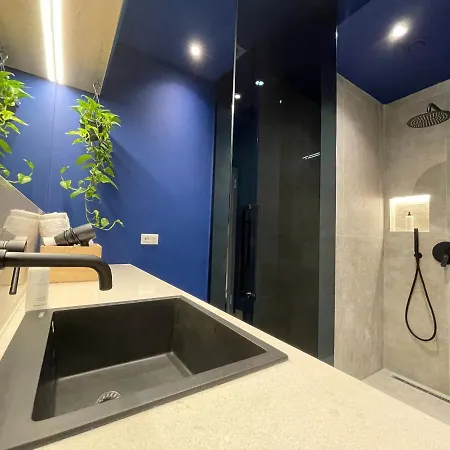 Ambassador Skyline Aparthotel 4*