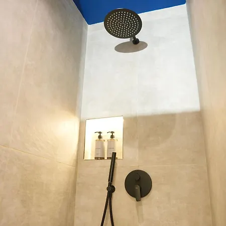 Ambassador Skyline شقة فندقية