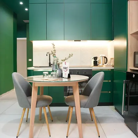 Ambassador Skyline Aparthotel 4*