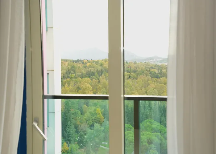 Ambassador Skyline 4* Tirana